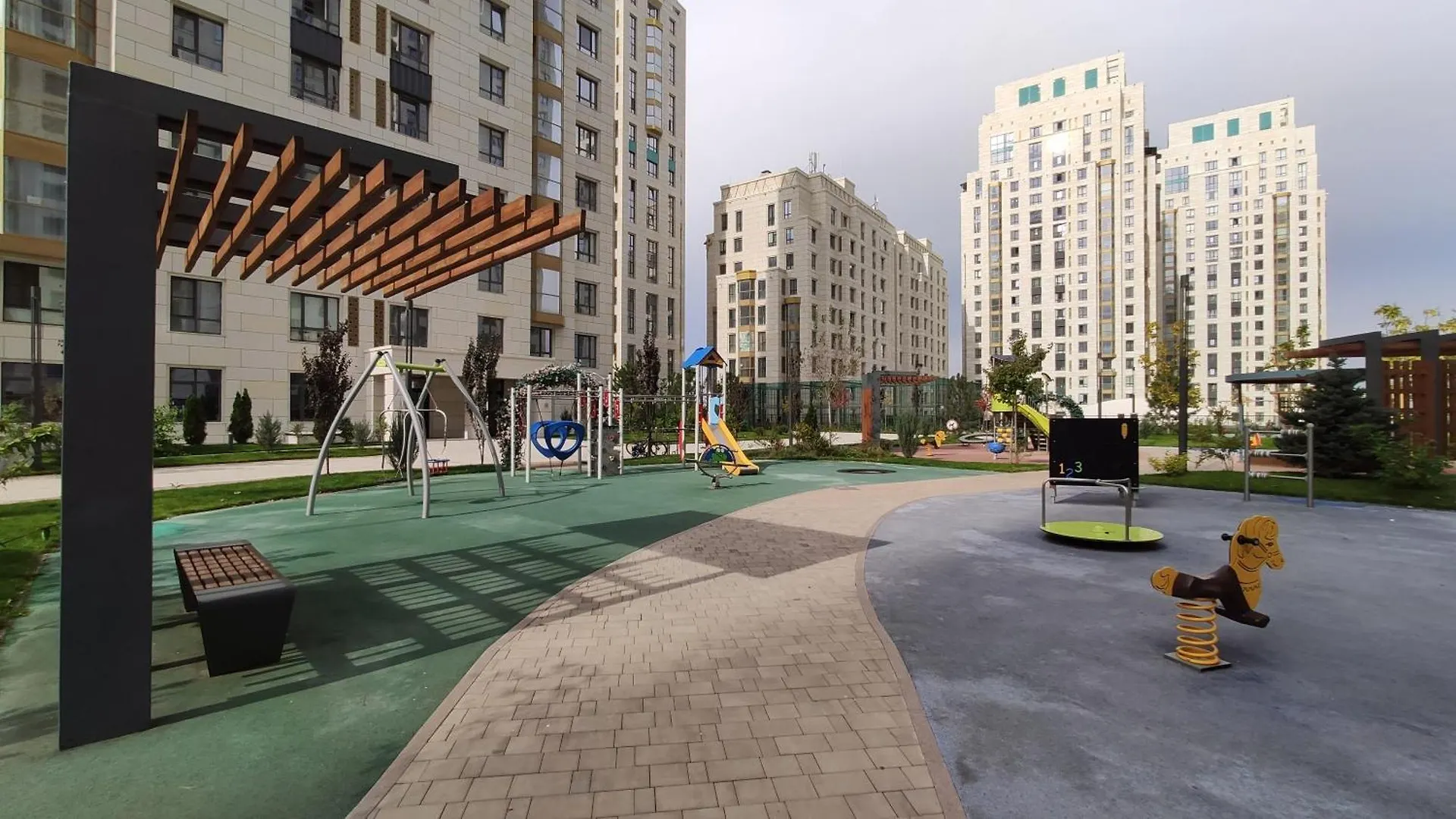 Dm Aparts - Жк Central Avenue Business Almaty 0*,