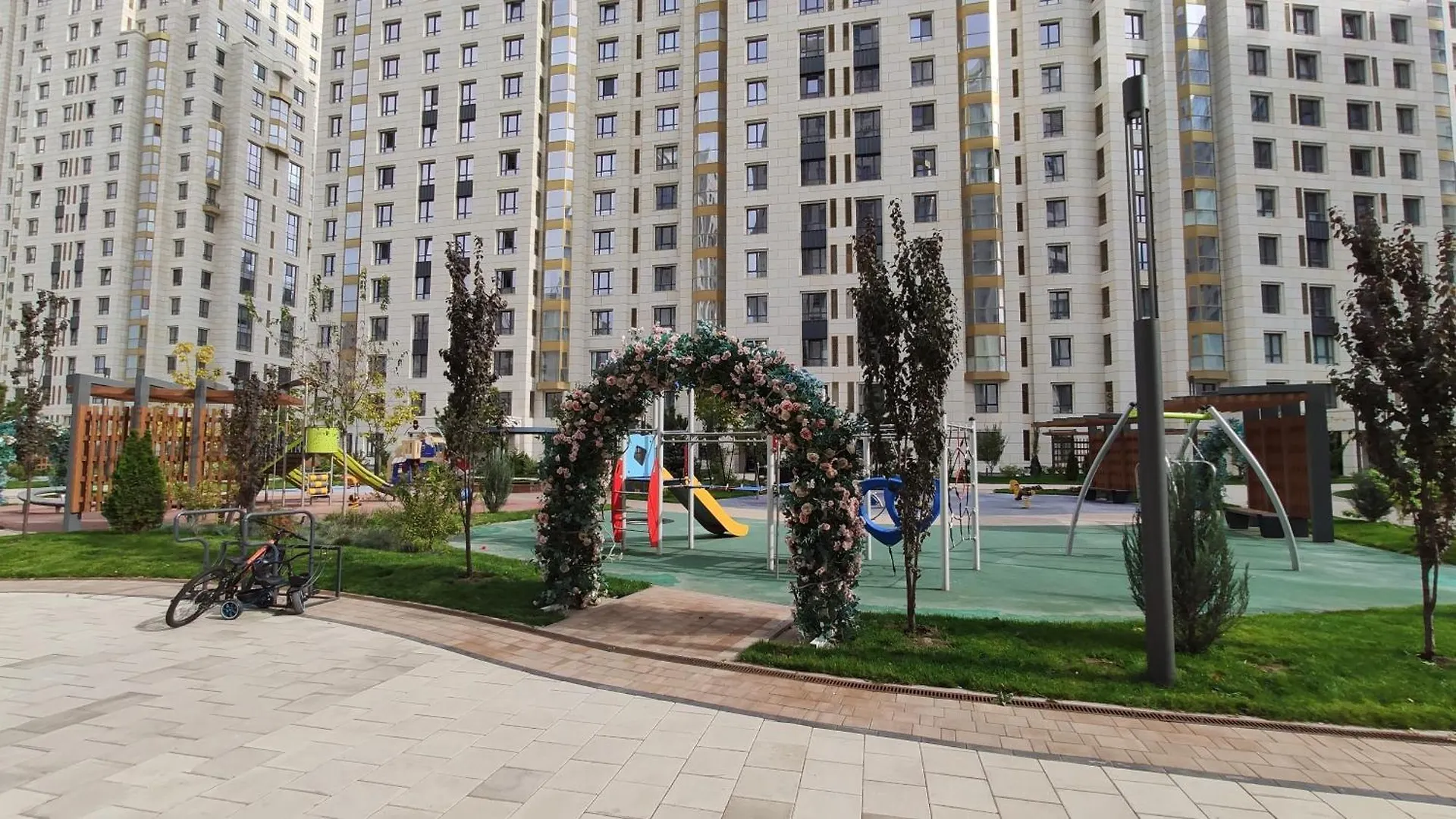 Dm Aparts - Жк Central Avenue Business Almaty