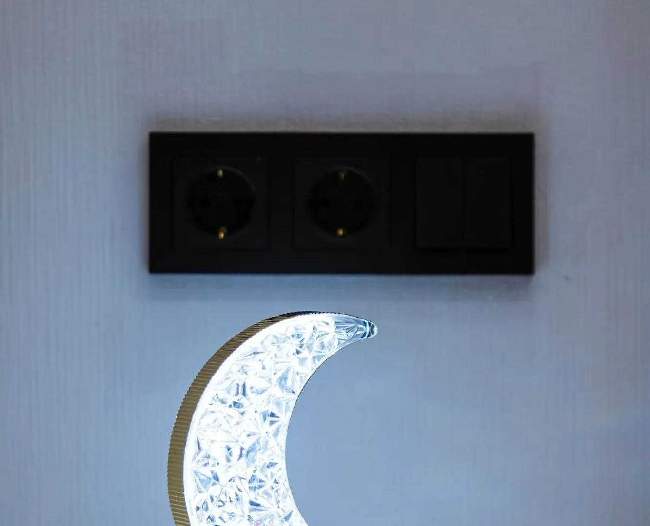 Dm Aparts - Жк Central Avenue Business Almaty Apartment