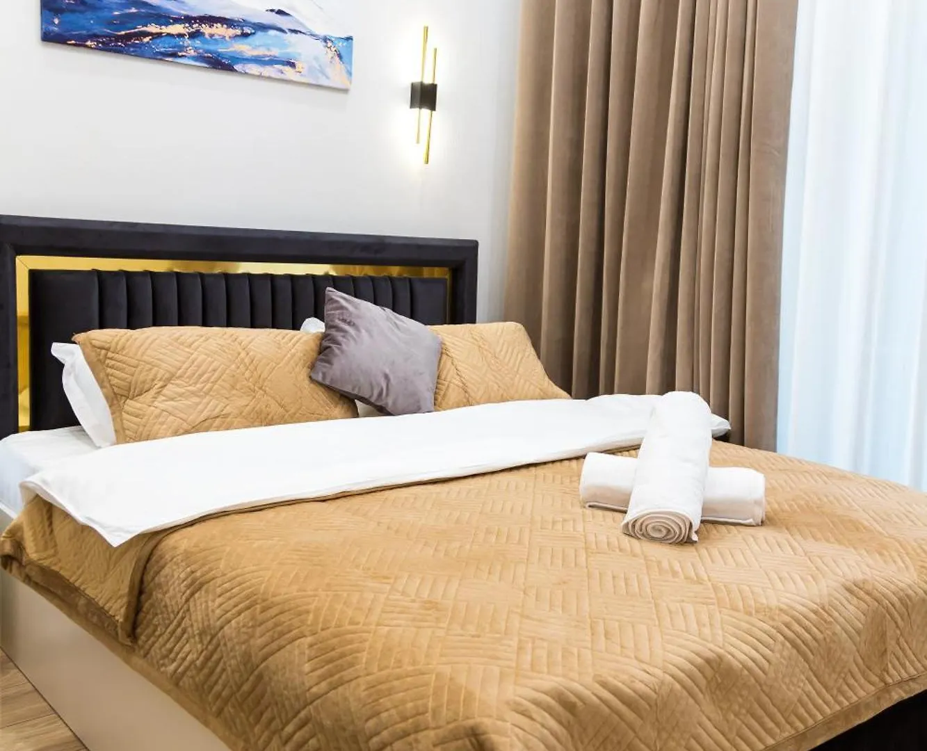 Dm Aparts - Жк Central Avenue Business Almaty Apartment