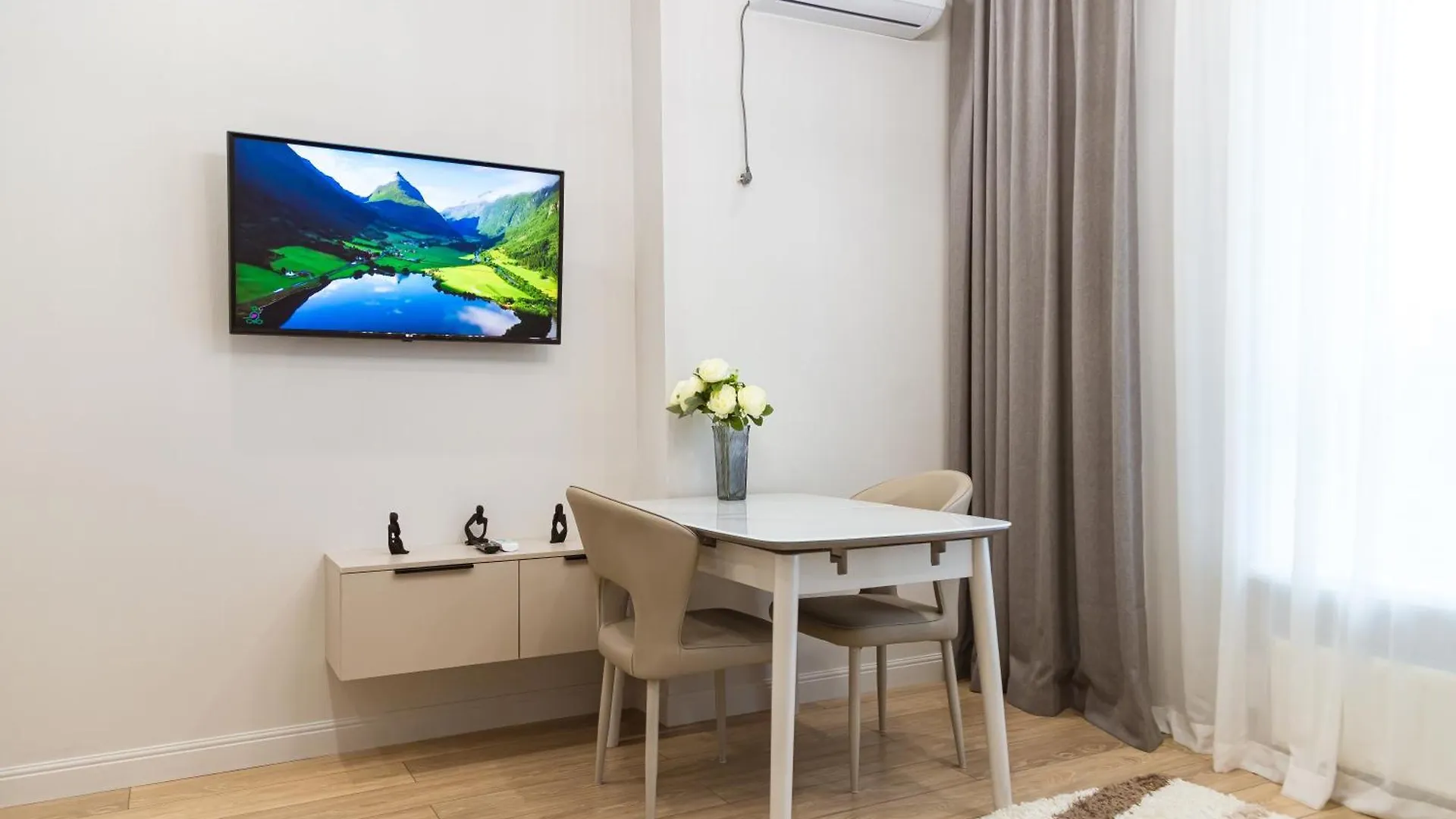 Dm Aparts - Жк Central Avenue Business Almaty 0*,