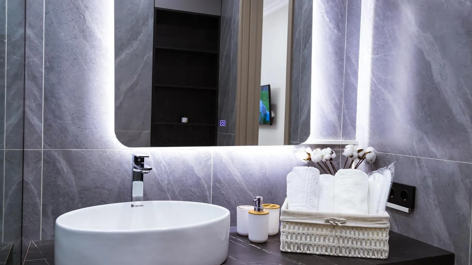 Apartment Dm Aparts - Жк Central Avenue Business Almaty