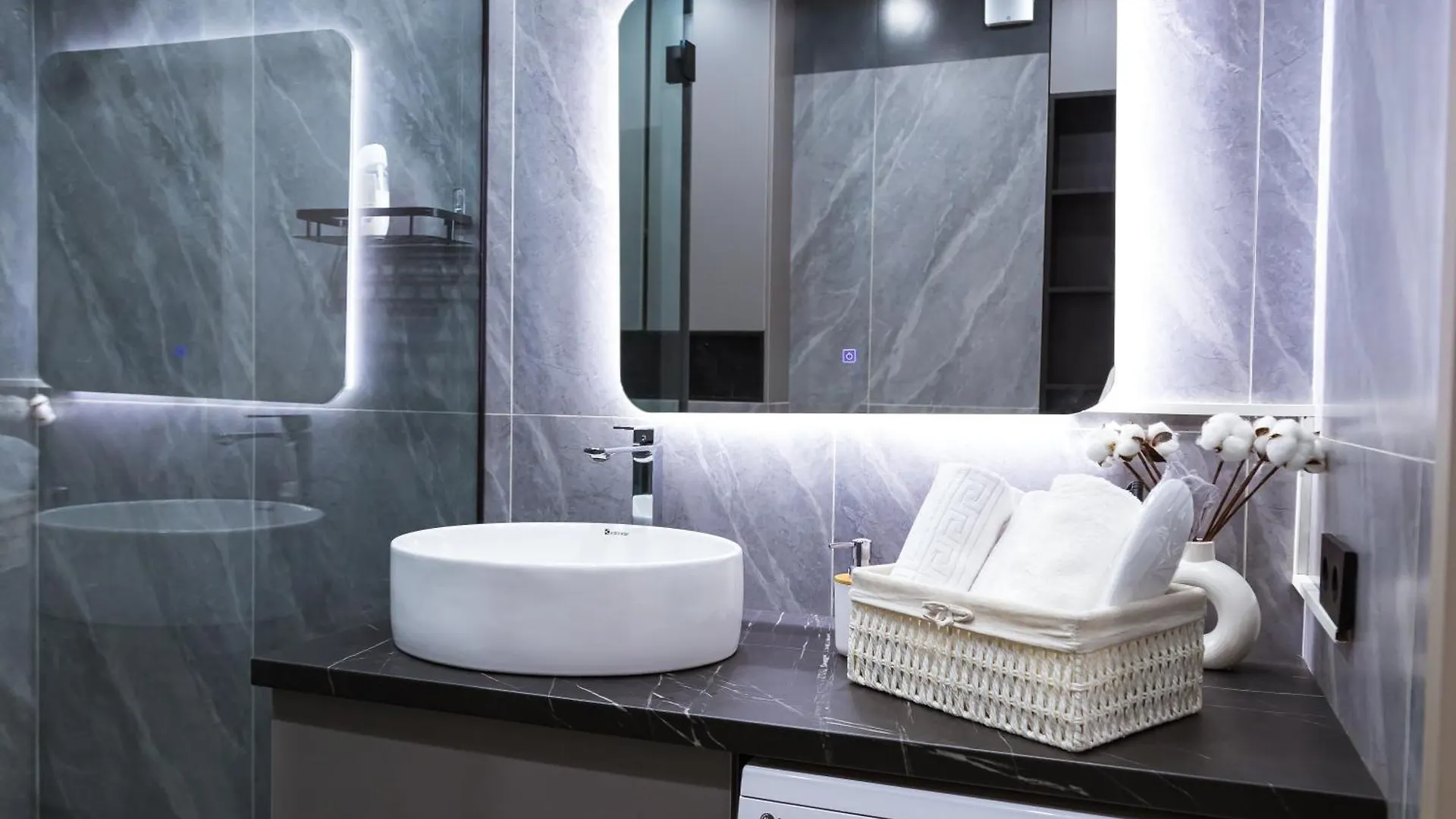 Dm Aparts - Жк Central Avenue Business Almaty 0*,  Kazakhstan